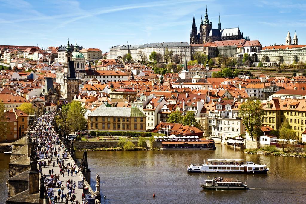 Old Town Apartments Prag Exteriör bild